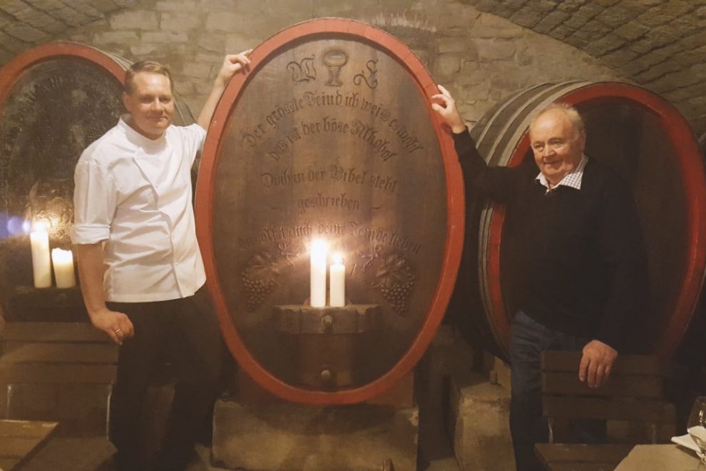 im Pfalz Wein Keller Wilfried Langenwalter und Alexander Frien im Pfalz Wein Keller Wilfried Langenwalter und Alexander Frien
